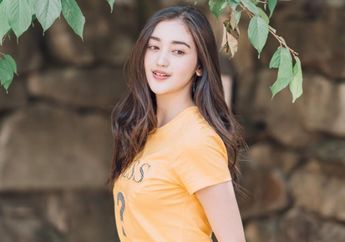 5 Gaya Kece Ranty Maria dengan Sneakers Buat Inspirasi Weekend Outfit
