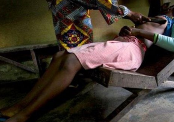 Edan! Anaknya Melahirkan di Usia 14 Tahun, Sang Bunda Gusar Lalu Ratakan Payudara Putrinya