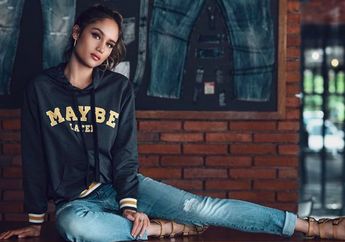 Dibalik Foto Kompak Dengan Baju Couple Cinta Laura, Ternyata Ada Kisah Unik