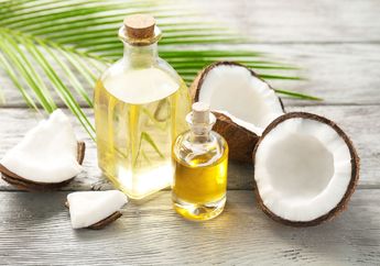 Manfaatkan Minyak Kelapa untuk 5 Perawatan Kulit Rumahan Ini!