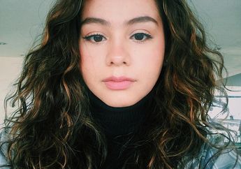 Tiru 6 Hairstyle yang Cocok untuk Rambut Keriting Ala Sahila Hisyam