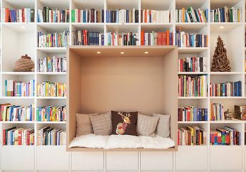 Tak Perlu Lihat Pinterest, Siapa Sangka Rak Buku di Rumah Bisa Makin Apik dengan 6 Ide Renovasi Berikut Ini!