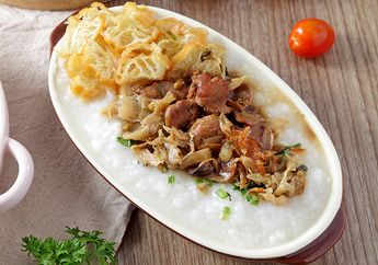 Langsung Jatuh Cinta Sejak Suapan Pertama dengan Bubur Ayam Sawi Asin