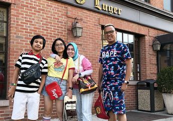 Buat Geger Warganet Karena Suruh Anak-Anaknya Habiskan 100 Juta dalam 6 Menit Untuk Belanja, Uya Kuya: 'Duit Kita, Bukan Korupsi'