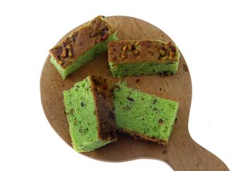 Resep Masak Cake Tape Pistachio, Lembutnya Pasti Bikin Nambah