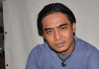 Charly Van Houten Dapat Kado Ulang Tahun Spesial dari Istri Berupa Cabut Gugatan Cerai, Sampai Sujud Syukur!