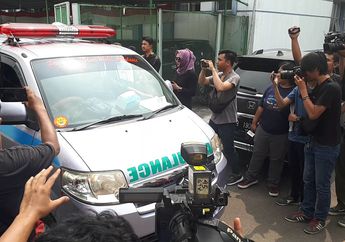 Dirawat Intensif, Artis Ini Bertingkah Aneh dan Gelisah hingga Lihat Sosok Ini Sebelum Ajal Menjemput