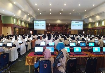 Masih dengan Riasan Pengantin Lengkap, Wanita di Batam Ini Nekat Ikut Ujian CPNS Seusai Akad!
