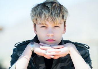 8 Idol Kpop Cowok Ini Sering Dikira Pakai Nama Panggung. Ada Idolamu?