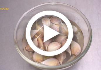(Video) Cara Mengupas Bawang Putih yang Mudah dan Praktis, Biar Waktu Masak Tak Lagi Terganggu