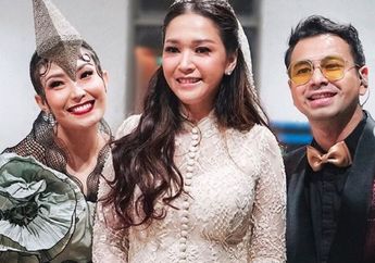 Adu Gaya Selebriti Indonesia Hadiri Silet Awards 2018, Siapa Paling Anggun?