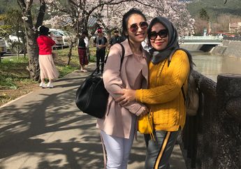 Ayu Ting Ting Dinobatkan Jadi Artis Kontroversi Tersilet, Umi Kalsum: Itu Sudah Rezeki Kamu