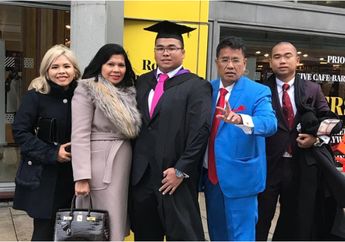 Anak Hotman Paris, Fritz Hutapea Wisuda Didatangi Dua Wanita, Sang Ayah: Anakku Buaya Darat London Juga