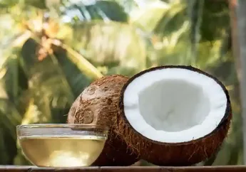 Ujung Rambut Hingga Kaki, 5 Perawatan Rumahan Cuma Modal Minyak Kelapa