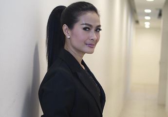 Disebut Selingkuhan Asli Hotman Paris, Meriahnya Acara Potong Kue Ulang Tahun Iis Dahlia yang Dihadiri Anak Mantan Suami