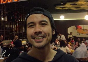 Tanpa Baby Sitter, Chicco Jerikho dan Putri Marino Bagi Tugas Untuk Urus Anak