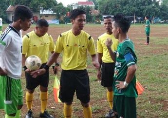 Kronologi 8 Orang Tersambar Petir Saat Pertandingan Sepak Bola di Bogor