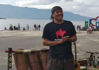 Demi Bangun Sebuah Rumah Baca, Seorang Pria Lulusan Oxford Rela Keliling Danau Toba Selama 8 Hari!