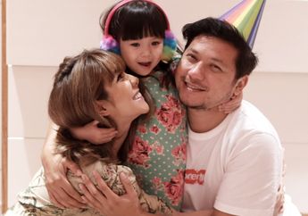 Momen Haru Saat Gading Marten dan Gisella Anastasia Kompak Hadiri Pementasan Balet Gempita