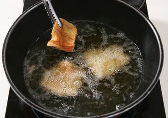 Ini 3 Bahan yang Paling Mengotori Minyak Goreng, Catat Baik-Baik Karena Minyak Harus Segera Dibuang