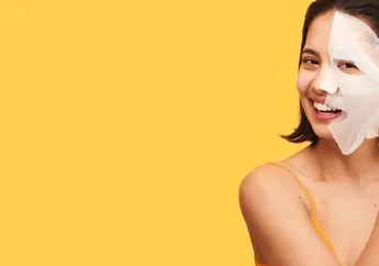 Rekomendasi 3 Sheet Mask yang Ampuh Cerahkan Wajah Kusam Kita!