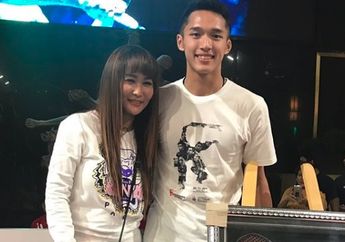 Inul Daratista Beli Raket Jonatan Christie Seharga Rp200 Juta!