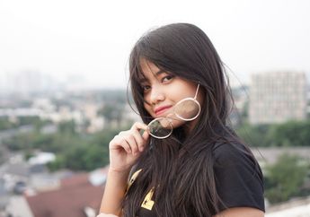 Tembus 2 Juta, Hanin Dhiya Jadi Penyanyi Cewek dengan Subscribers YouTube Tertinggi di Indonesia