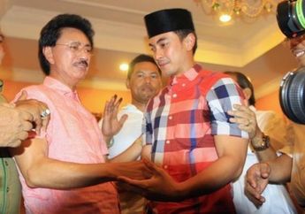 Suami Berurai Air Mata di Persidangan Minta Harta Dikembalikan, Istri Artis Sekaligus Mantan Gubernur Ini Malah Terciduk Liburan Sambil Ngopi