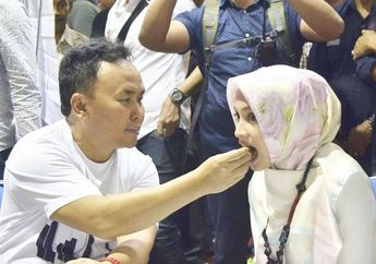 Nggak Kalah Cantik, Begini Pesona Istri dari Mantan Suami Ussy Sulistiawaty