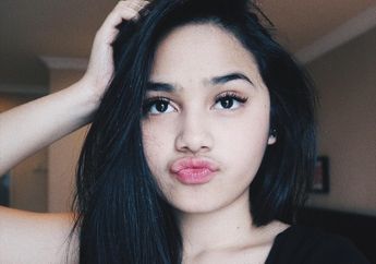 Yuk Tampil Cute & Fresh Ala Syifa Hadju dengan 5 Lip Tint Pink Ini!
