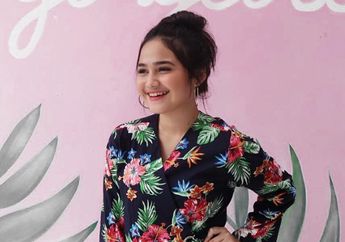 Serunya Cara Syifa Hadju Padu Padan Outfit Floral. Intip Yuk!