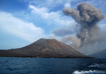 Gunung Anak Krakatau dan Tanjung Lesung, Wisata yang Tak Terpisahkan