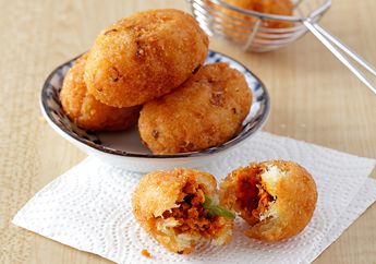 Resep Membuat Combro Telur Asin, Combro dengan Rasa Terenak Sedunia!