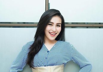 Gara-gara Foto Ini, Ayu Ting Ting Dikira Tak Pakai Celana Saat Olahraga Bareng 4 Pemuda di Kampungnya! Banjir Komentar Pedas