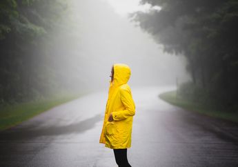 6 Hoax yang Soal Cuaca Dingin di Musim Hujan Ini Jangan Kamu Percaya!