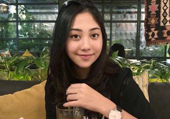 Padu Padan 5 Bawahan Hitam Ala Adik Nikita Willy, Winona Willy!