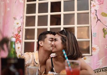 PDKT Cuma Seminggu Lalu Jadian, Intip Mesranya Vanessa Angel dan Kekasih di Restoran sampai Kolam Renang