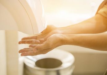 Sering Banget Digunakan Setelah Cuci Tangan, Siapa Sangka Pengering Tangan Ternyata Bisa Tularkan Bakteri!