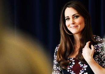 Berbeda dari Meghan Markle, Kate Middleton Hidupkan Kembali Tren Bandana dalam Fashion Kerajaan Inggris