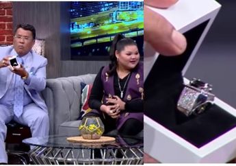 Hotman Paris Dibuat Bengong Saat Dapat Cincin Berlian dari Keturunan Cut Nyak Meutia