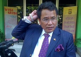 Bukan Sang Istri atau Meriam Bellina, Hotman Paris Berikan Cincin Berlian 9 Miliar untuk Perempuan Muda Ini!