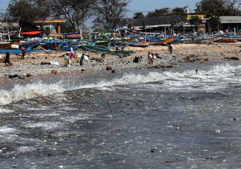 Darurat, Pantai di Selatan Bali Ini Jadi Lautan Sampah Plastik