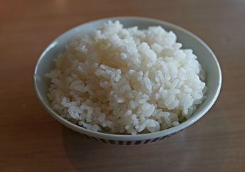 Sering Makan Nasi Sisa Kemarin? Hati-hati Keracunan Makanan!