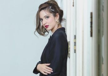 Tampil Seksi dengan Busana Crop Top, Penampilan Hot Mom Nia Ramadhani Sukses Banjir Pujian