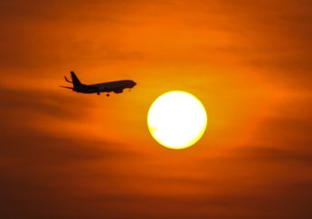 Montir Pesawat Ini Justru Ketagihan Fotografi Aviasi. Lihat Karyanya