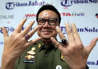Koleksi Batu Akik Tjahjo Kumolo Bikin Kita Melongo. Yuk Lihat Fotonya
