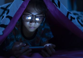 Riset Baru: Tidur di Sebelah Ponsel Berdampak Buruk bagi Kesehatan