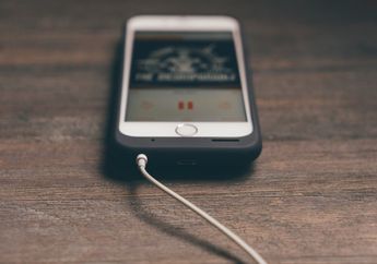 Jangan Pernah Charge Handphone Kita di 5 Tempat Ini. Bisa Rusak!
