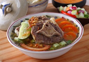 Resep Sop Buntut Enak Ini Siap Bikin Perut Tak Lagi Keroncongan