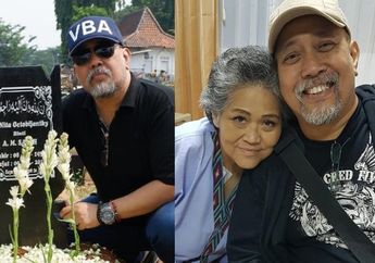 Peringati 39 Tahun Pernikahan, Indro Warkop Nyekar ke Makam Mendiang Istri: Aku Kangen, Sayang-sayangan Terus ya Kita...